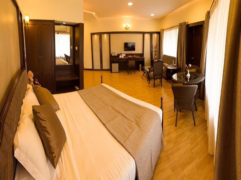 Hotel Lake View Ashok Bhopal Exterior foto